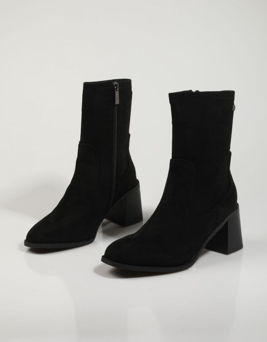 BOTINES XTI 140485 en color Negro