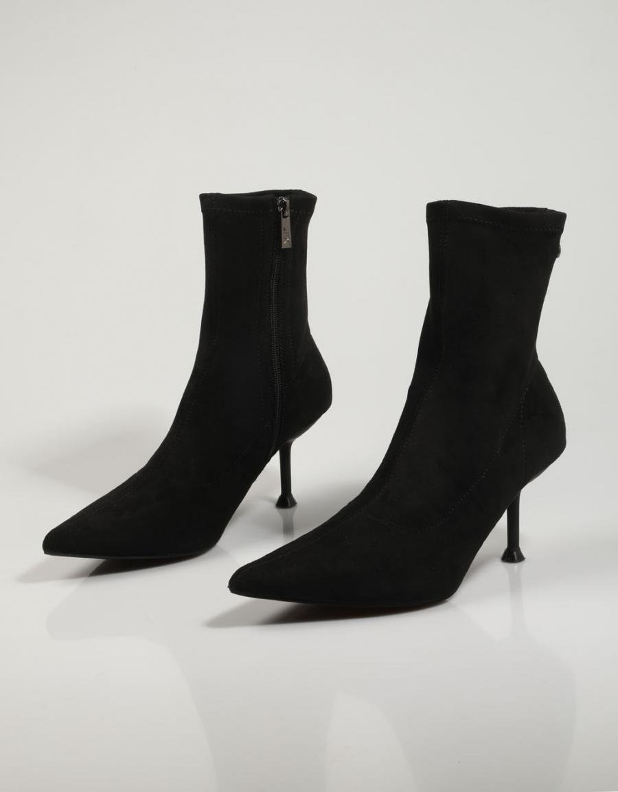 BOTINES XTI 140502 en color Negro