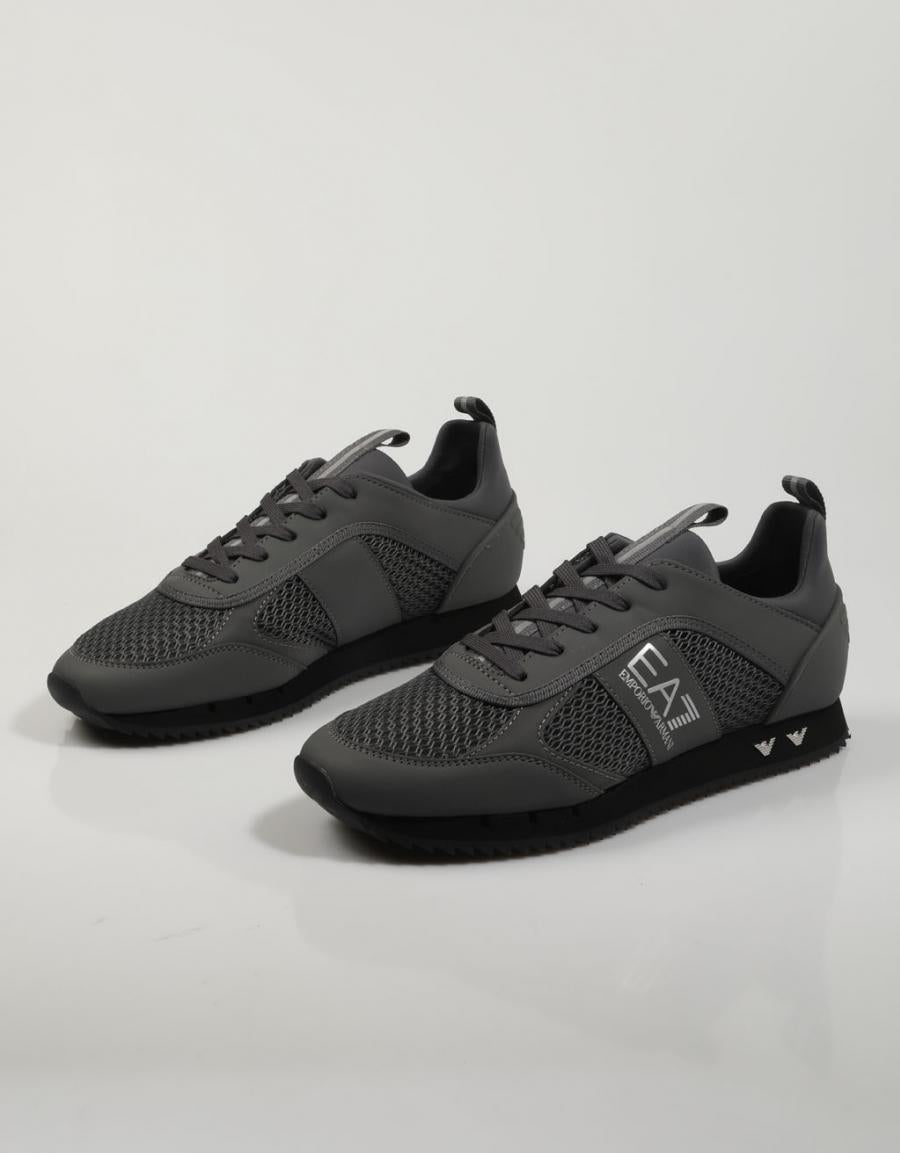 ZAPATILLAS ARMANI EA7 TRAINING XK050 X8X027 en color Gris