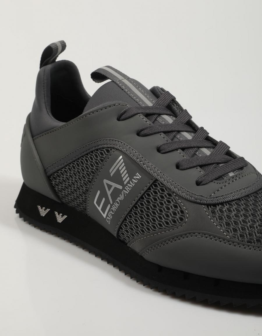 ZAPATILLAS ARMANI EA7 TRAINING XK050 X8X027 en color Gris