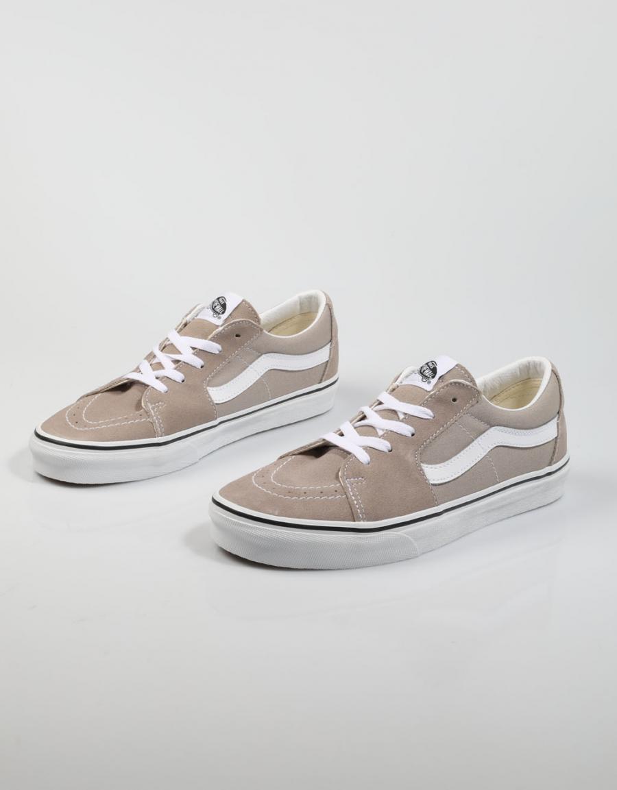 ZAPATILLAS VANS SK8 LOW SUEDE en color Taupe