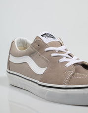 ZAPATILLAS VANS SK8 LOW SUEDE en color Taupe