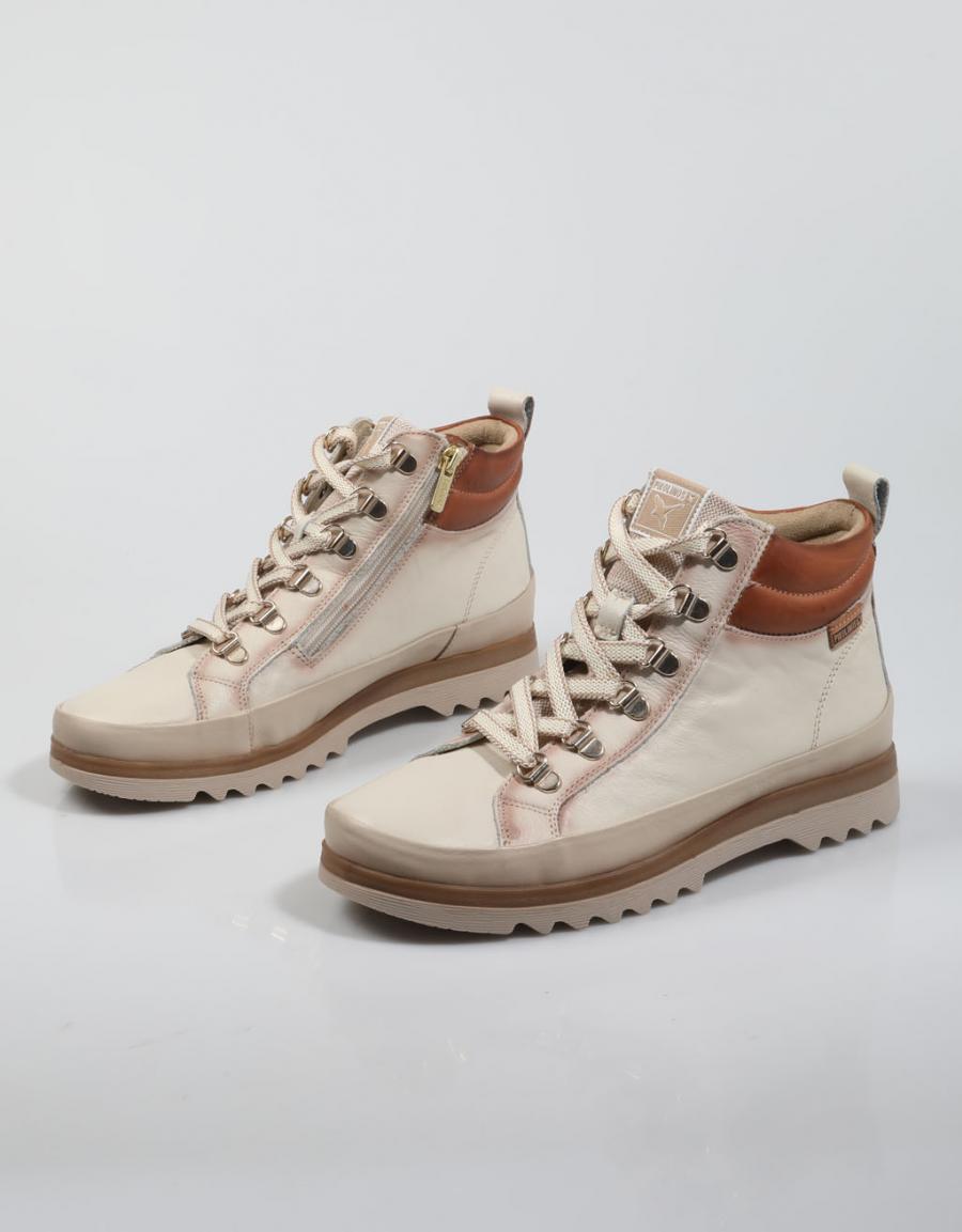 BOTINES PIKOLINOS VIGO W3W 8564C1 ALMOND en color Hielo