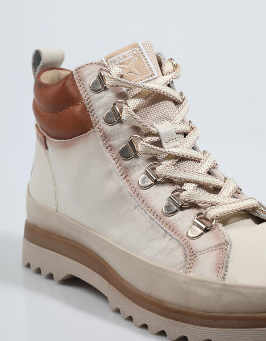 BOTINES PIKOLINOS VIGO W3W 8564C1 ALMOND en color Hielo