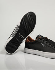 ZAPATILLAS PEPE JEANS KENTON COURT - PMS30839 en color Negro