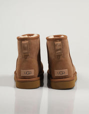 BOTINES UGG CLASSIC en color Amarillo