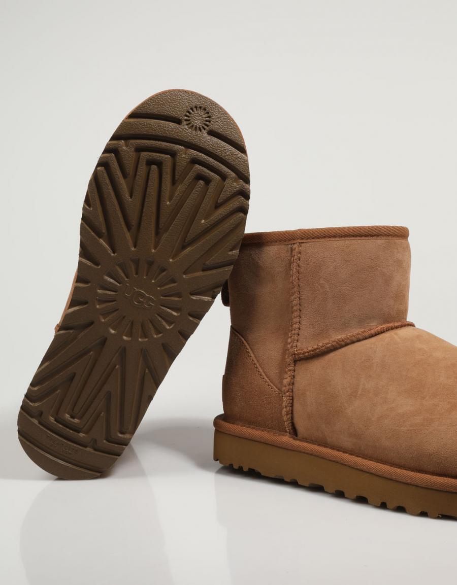 BOTINES UGG CLASSIC en color Amarillo