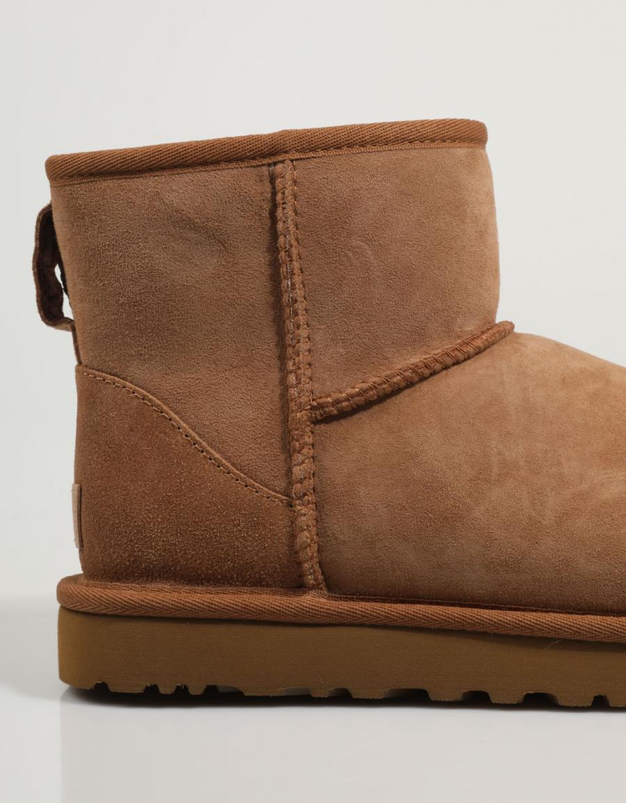 BOTINES UGG CLASSIC en color Amarillo