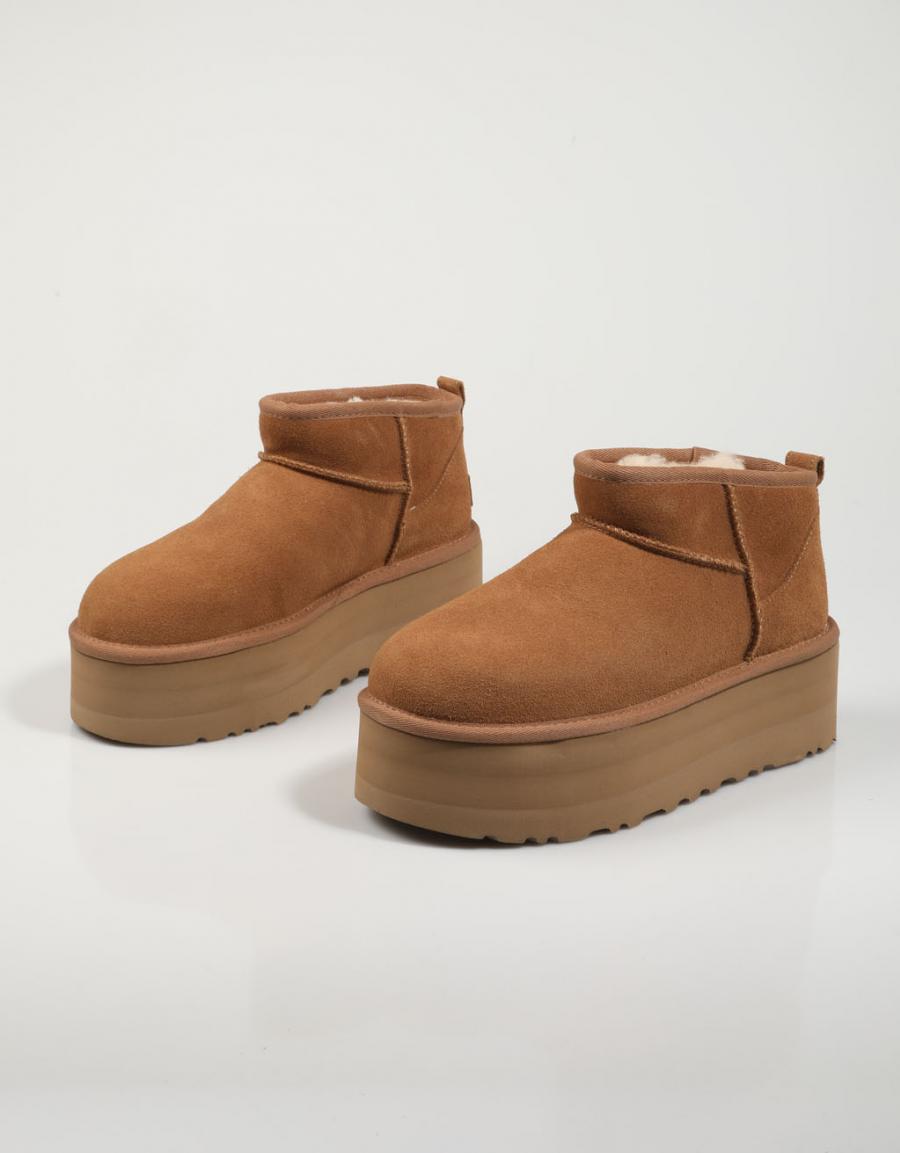 BOTINES UGG CLASSIC ULTRA  MINI PLATFORM en color Amarillo