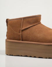 BOTINES UGG CLASSIC ULTRA  MINI PLATFORM en color Amarillo