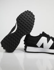 ZAPATILLAS NEW BALANCE MS en color Negro