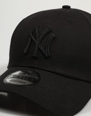 GORRA NEW ERA LEAGUE ESSENTIAL 9FORTY en color Negro