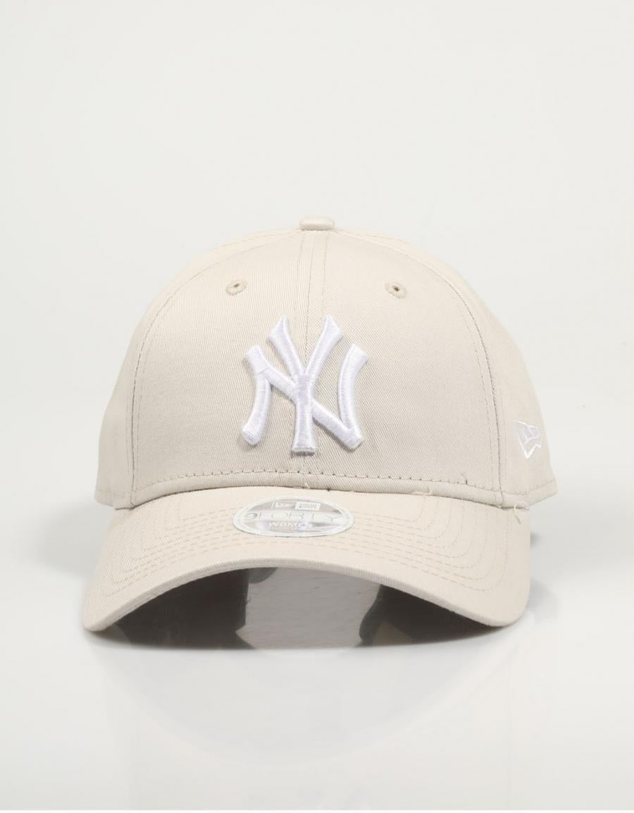GORRA NEW ERA 9FORTY en color Beige