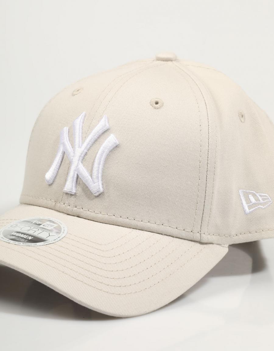 GORRA NEW ERA 9FORTY en color Beige