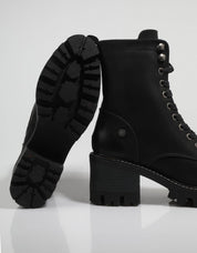 BOTINES REFRESH 170305 en color Negro