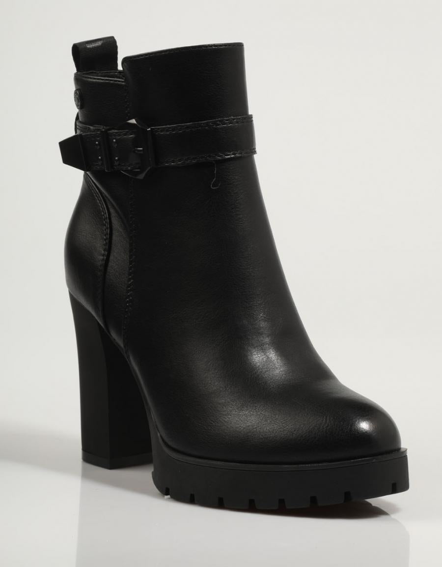BOTINES REFRESH 170445 en color Negro