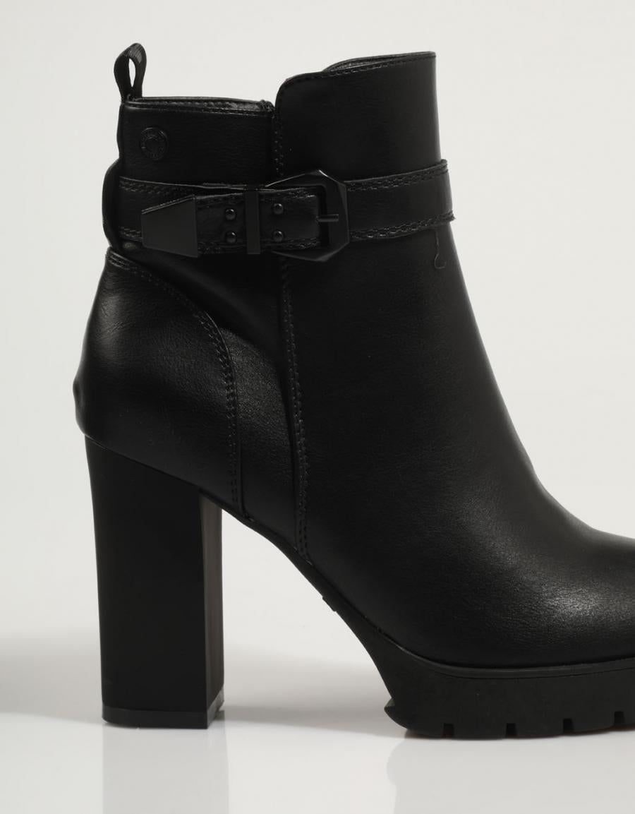 BOTINES REFRESH 170445 en color Negro