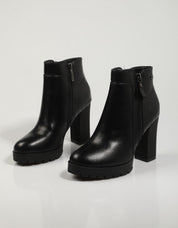 BOTINES REFRESH 170432 en color Negro