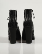 BOTINES REFRESH 170432 en color Negro