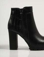 BOTINES REFRESH 170432 en color Negro