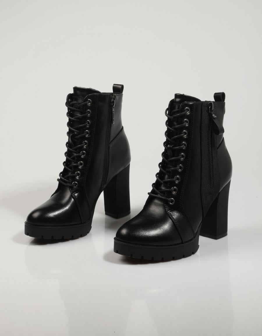 BOTINES REFRESH 170446 en color Negro