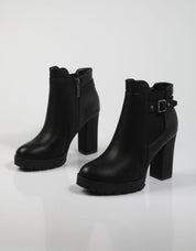 BOTINES REFRESH 170443 en color Negro