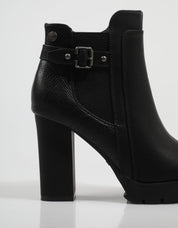 BOTINES REFRESH 170443 en color Negro