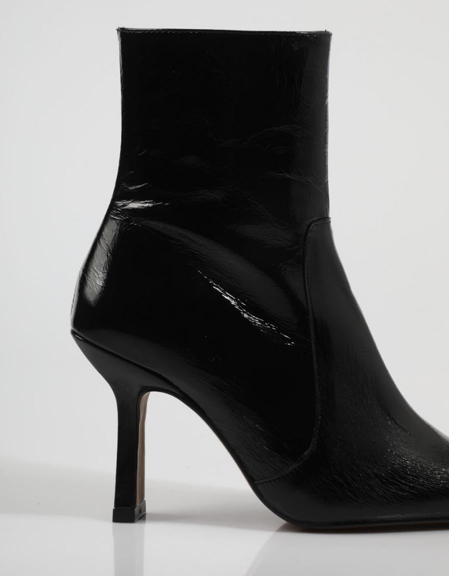 BOTINES CHIO 8530 en color Negro