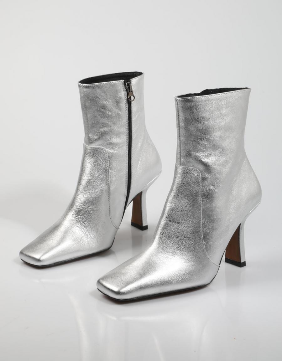 BOTINES CHIO 8530 en color Plata