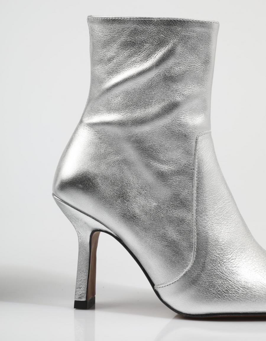 BOTINES CHIO 8530 en color Plata