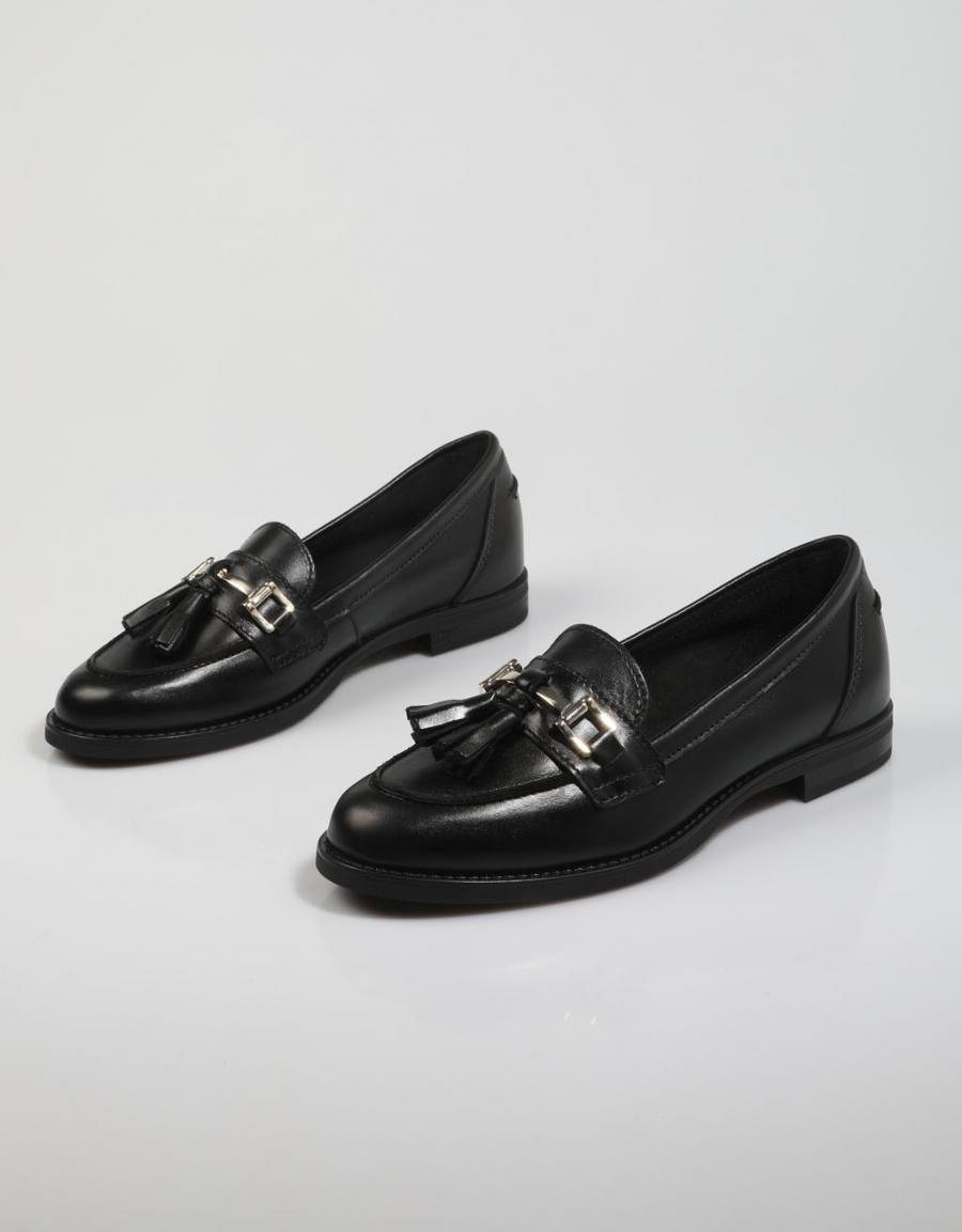 ZAPATOS SPORT REBECCA HOPE 1120 en color Negro