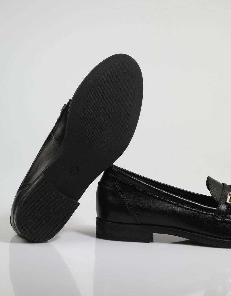 ZAPATOS SPORT REBECCA HOPE 1120 en color Negro