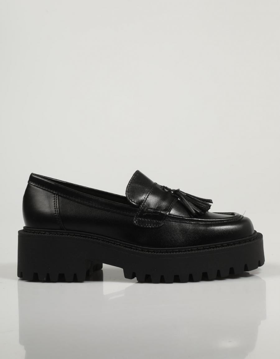 ZAPATOS SPORT REBECCA HOPE 7111 en color Negro