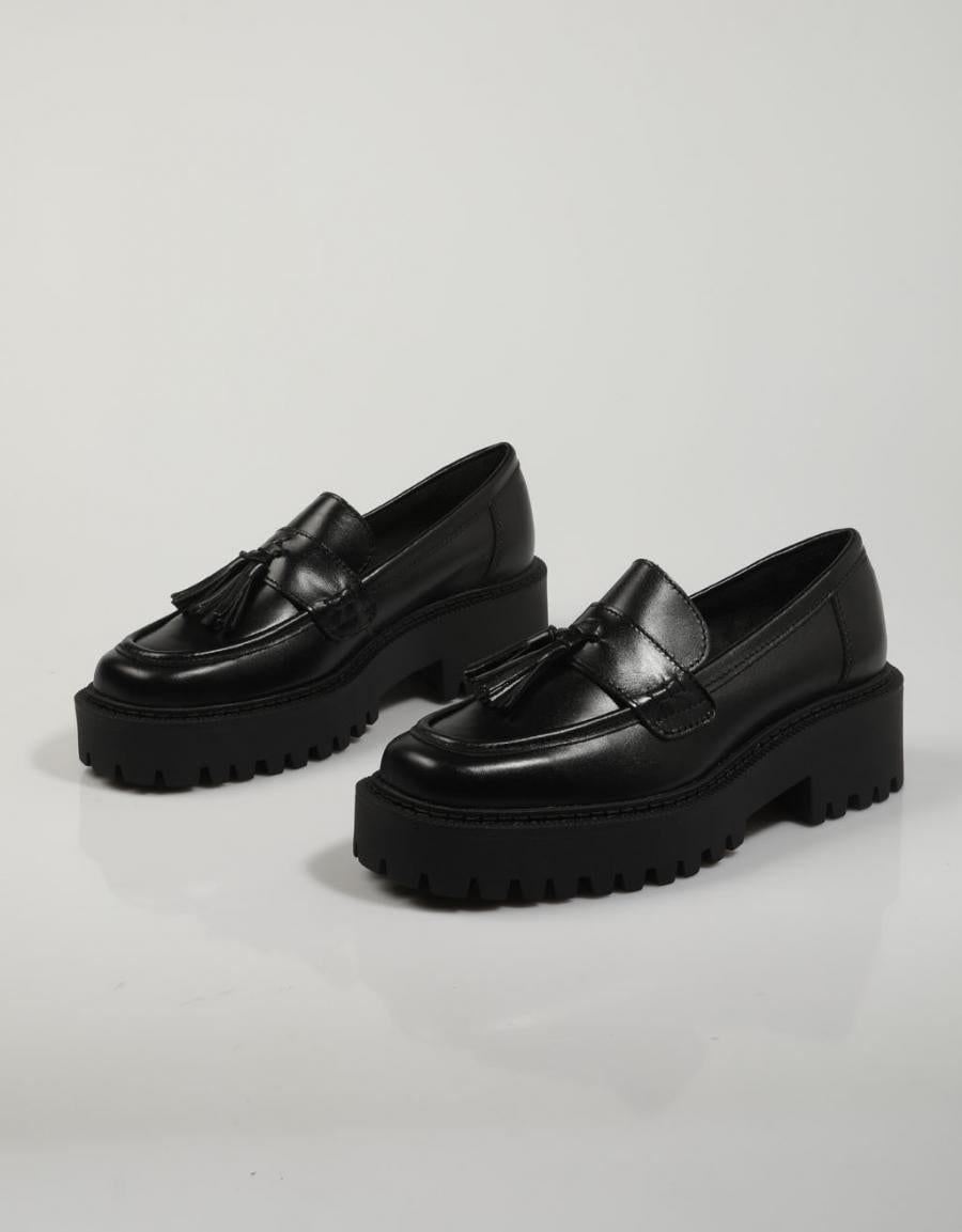 ZAPATOS SPORT REBECCA HOPE 7111 en color Negro