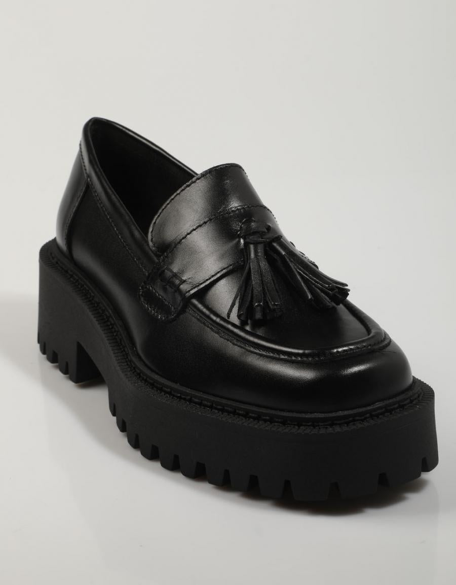 ZAPATOS SPORT REBECCA HOPE 7111 en color Negro