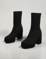 BOTINES NOA HARMON 9162 REGINA en color Negro