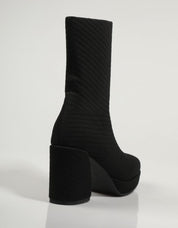 BOTINES NOA HARMON 9162 REGINA en color Negro