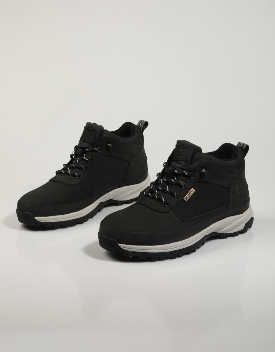 BOTINES CORONEL TAPIOCCA T390 en color Negro