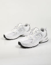 ZAPATILLAS NEW BALANCE MR en color Blanco