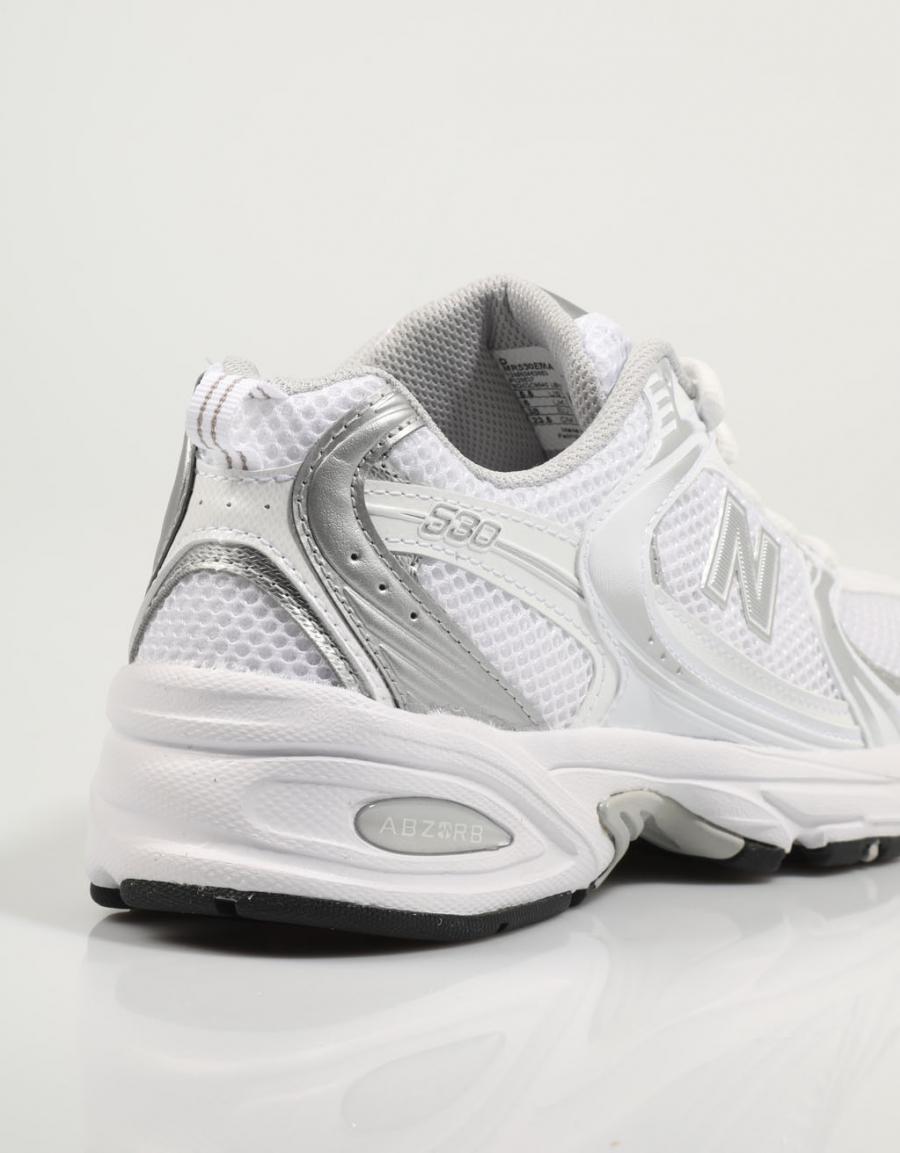 ZAPATILLAS NEW BALANCE MR en color Blanco