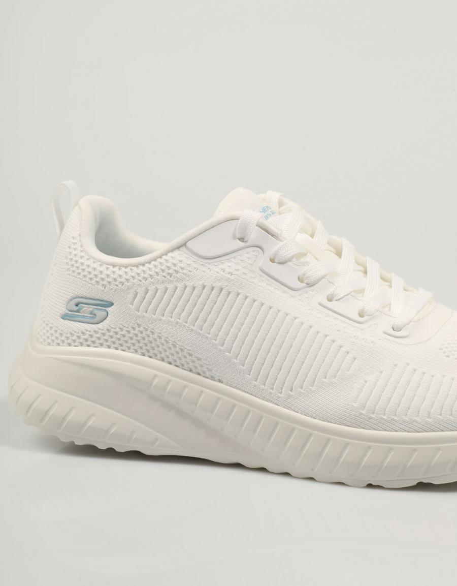 ZAPATILLAS SKECHERS BOBS en color Blanco