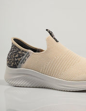 ZAPATILLAS SKECHERS SLIP en color Blanco