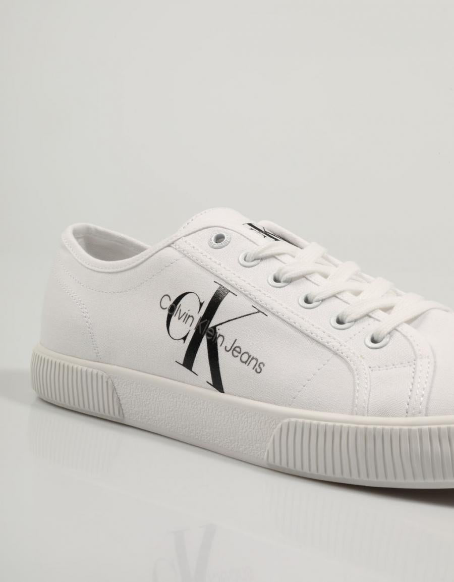 ZAPATILLAS CALVIN KLEIN ESSENTIAL en color Blanco