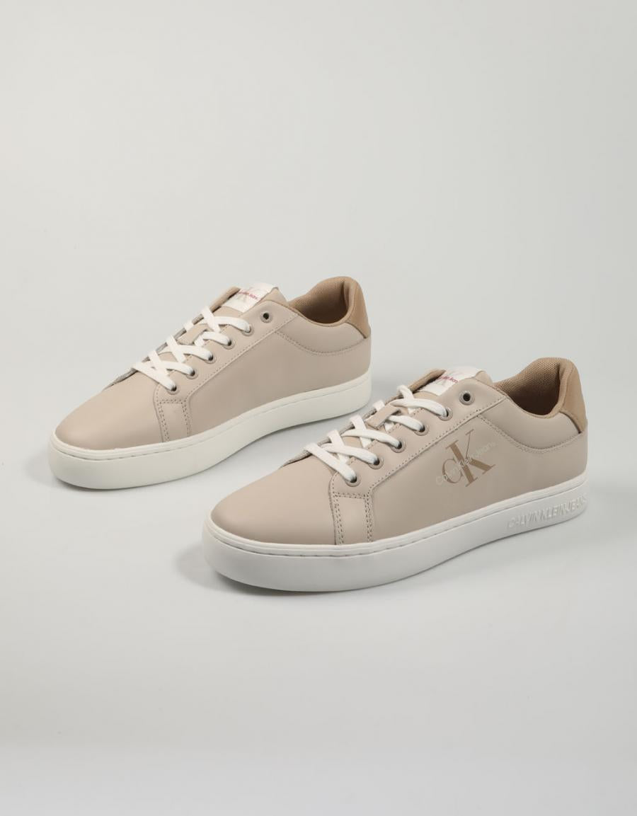 ZAPATILLAS CALVIN KLEIN CLASSIC en color Beige