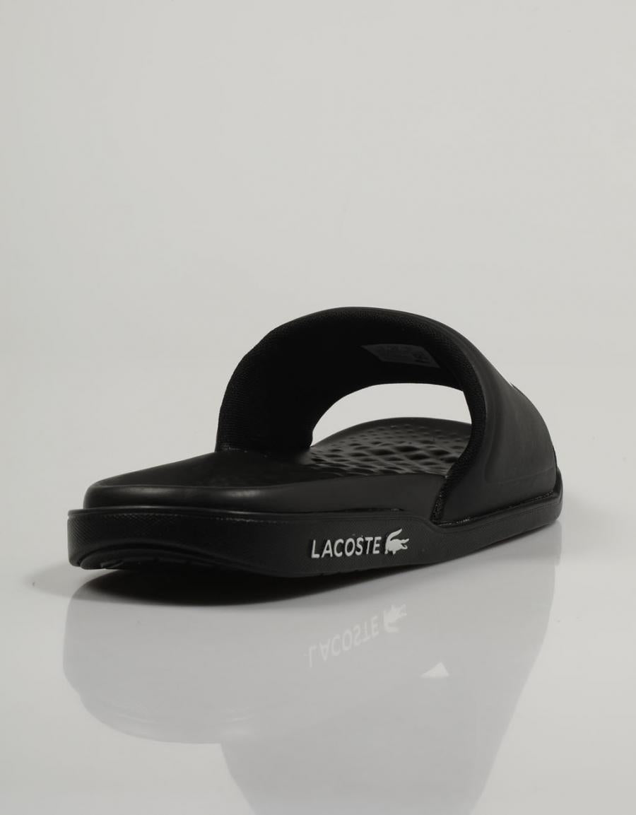 CHANCLAS LACOSTE CROCO en color Negro