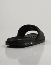 CHANCLAS LACOSTE CROCO en color Negro