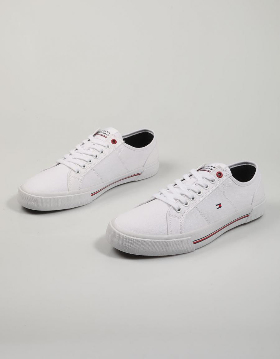 ZAPATILLAS TOMMY HILFIGER CORE en color Blanco