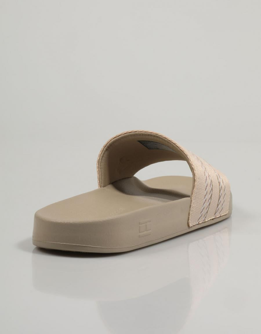 CHANCLAS TOMMY HILFIGER TOMMY en color Beige