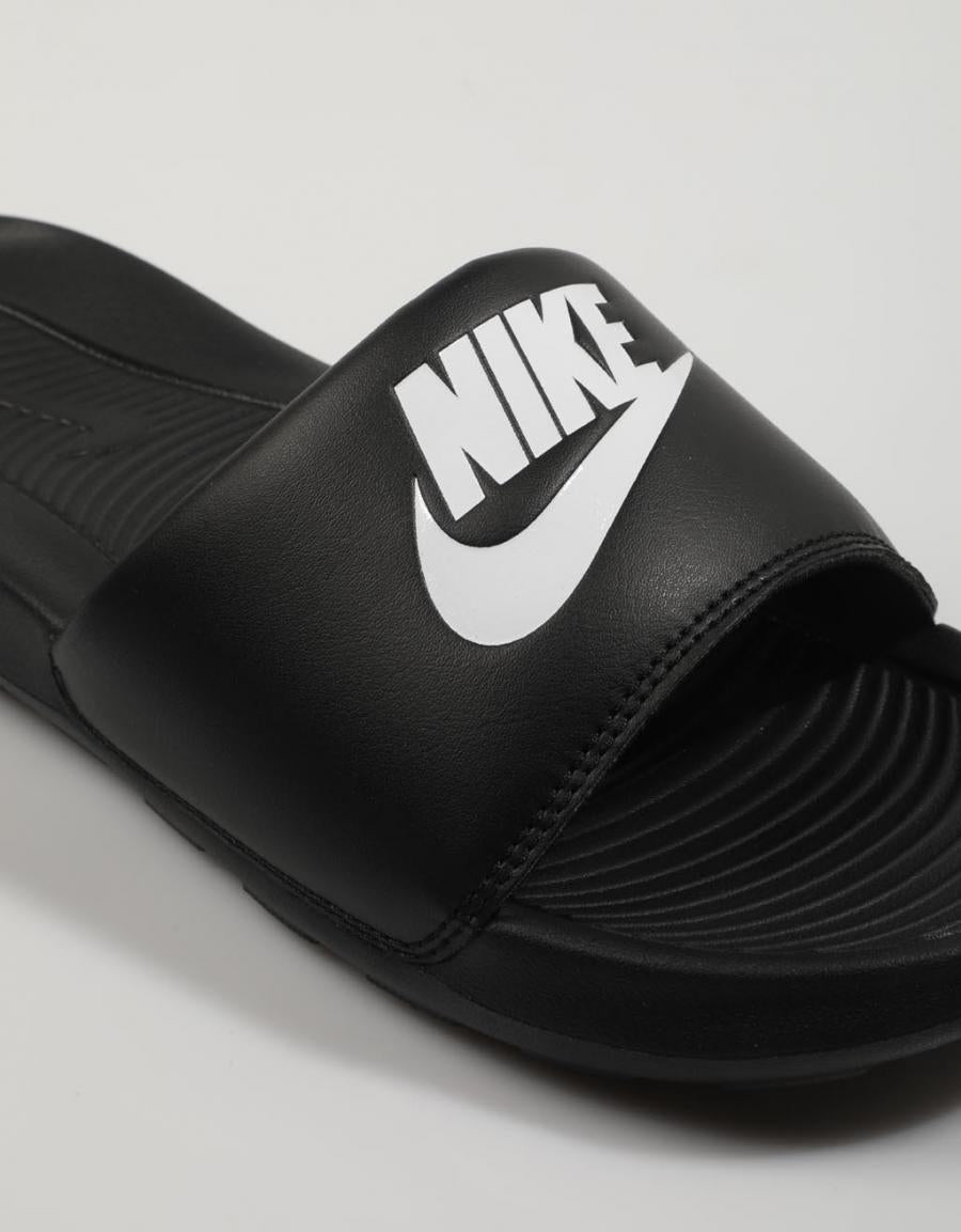 CHANCLAS NIKE VICTORI en color Negro