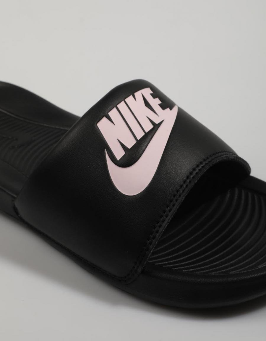 CHANCLAS NIKE VICTORI en color Negro
